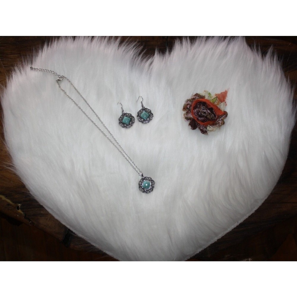 Vintage Look Women's Necklace & Earring Set Turquoise Silver Filigree NWT